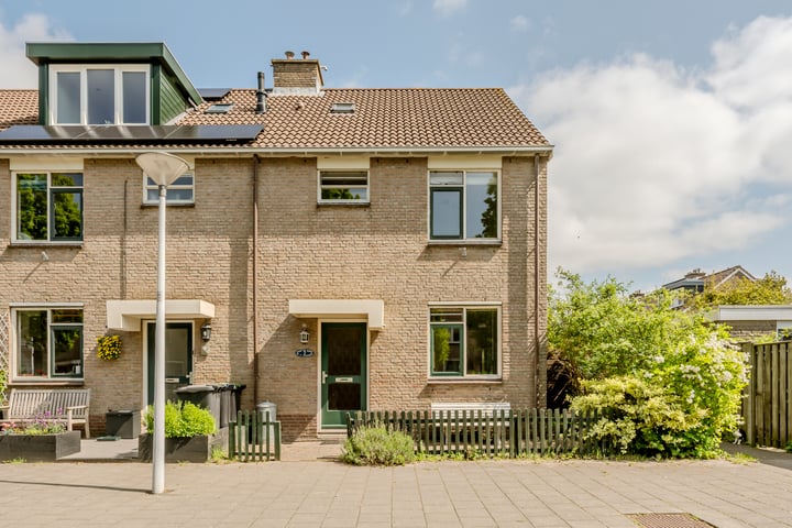 Photo of property Kranenbroekhof 2, Zaandam
