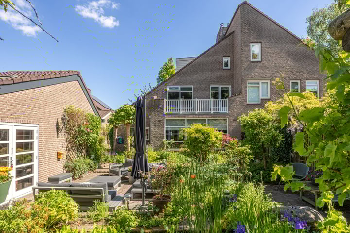 Krayenhofflaan 110 in Heemskerk foto