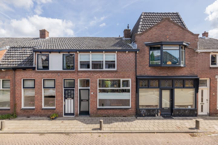 Krochtstraat 27 in Hillegom