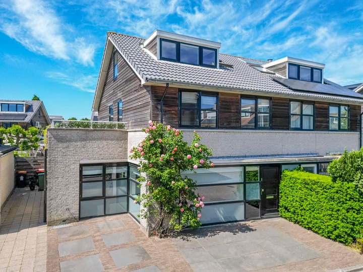 Photo of property Kroeskarperlaan 106, Voorhout