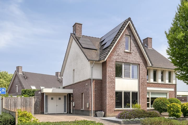 Photo of property Krokuslaan 18, Leende