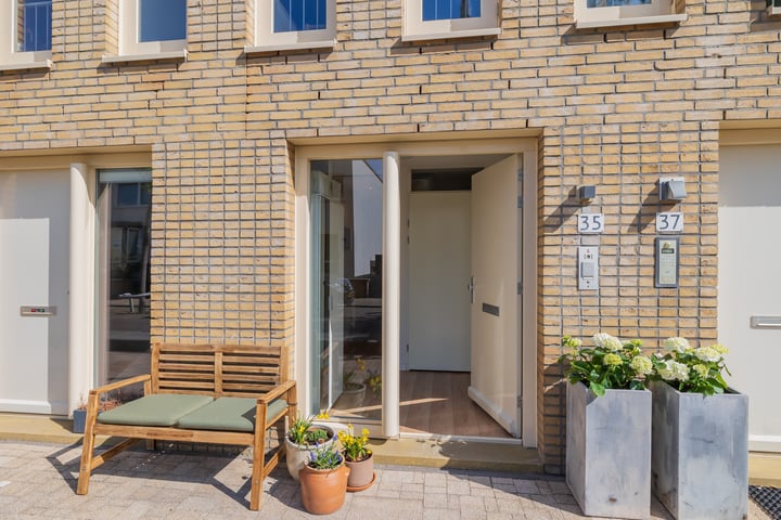 Photo of property Kromboomsveld 35, Zandvoort