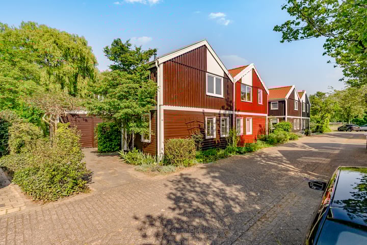 Kromgouw 83 in Almere foto