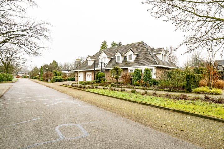 Photo of property Kroonprins 32, Haaksbergen