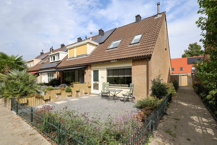 Photo of property Kruisbessenstraat 25, Rockanje