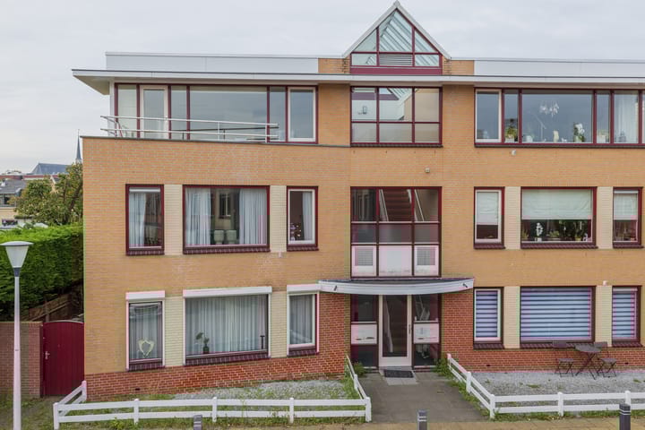 Kruizemunt 13 in Noordwijk