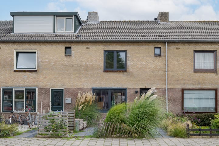Kruizemuntlaan 17 in Rijnsaterwoude