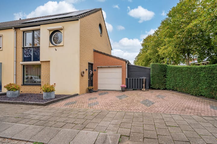 Kuifduikerstraat 23 in Venlo