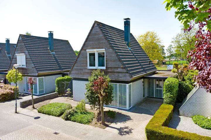 Kustersstraat 24 in Gilze
