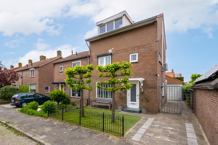 Kuyperstraat 1 in Hardinxveld-Giessendam