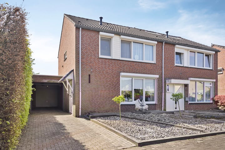 Kwartierstraat 1 in Baexem