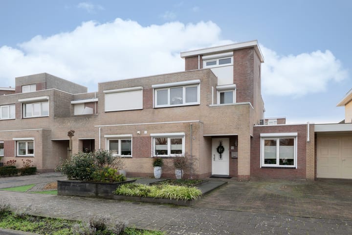 Photo of property Kwekerssingel 10, Oudenbosch