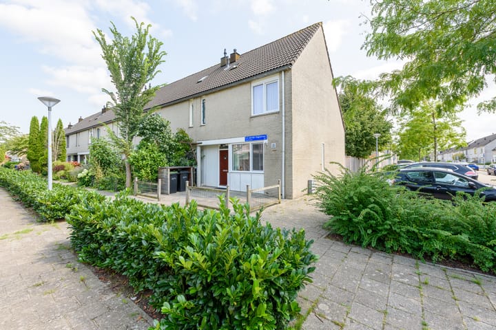 Photo of property L.C. van der Vlugtstraat 102, Almere