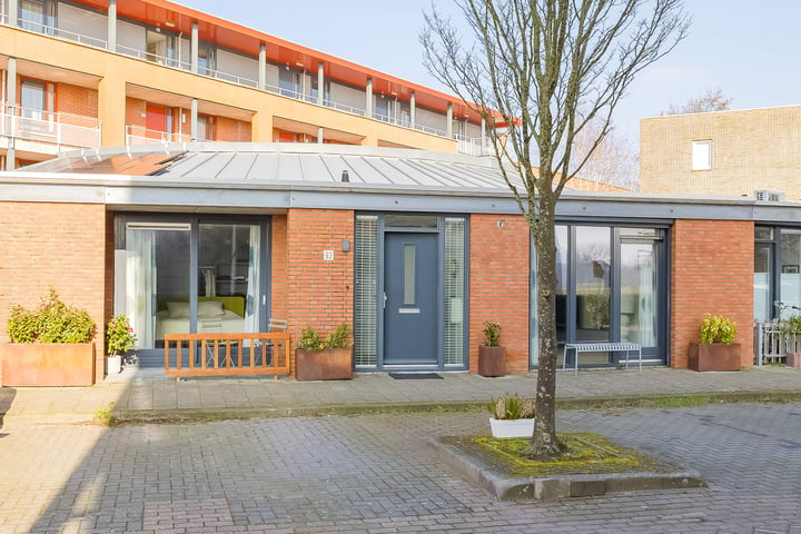 L. Springerstraat 93 in Velserbroek