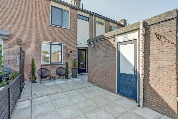L. Verweelstraat 12 in Spijkenisse