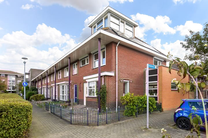 La Traviataplantsoen 13 in Nieuw-Vennep