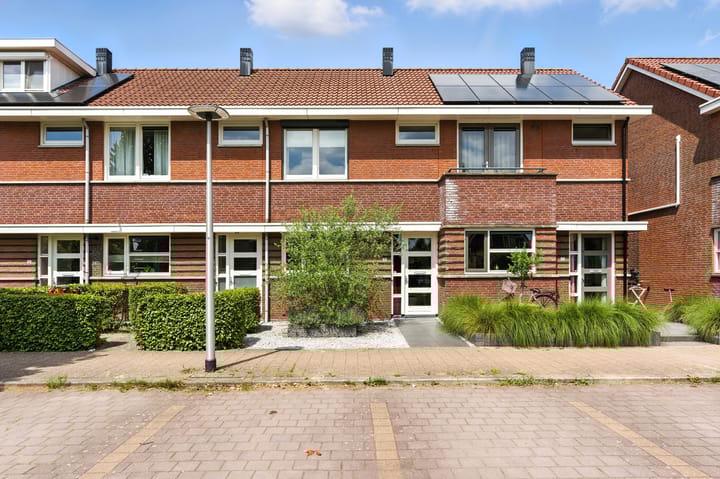 Laagveen 25 in Hendrik-Ido-Ambacht