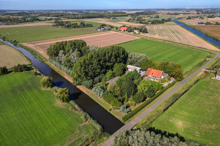 Photo of property Laaijekreekseweg 2, Hellevoetsluis