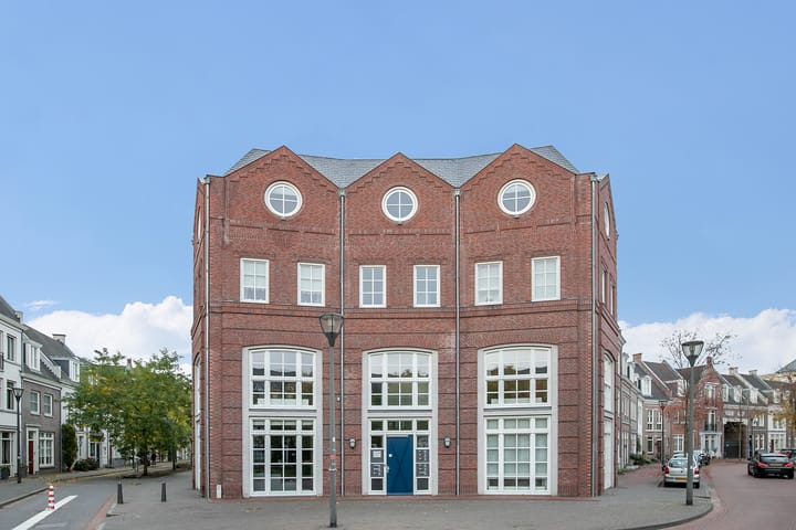 Laan door de Veste 22 in Helmond