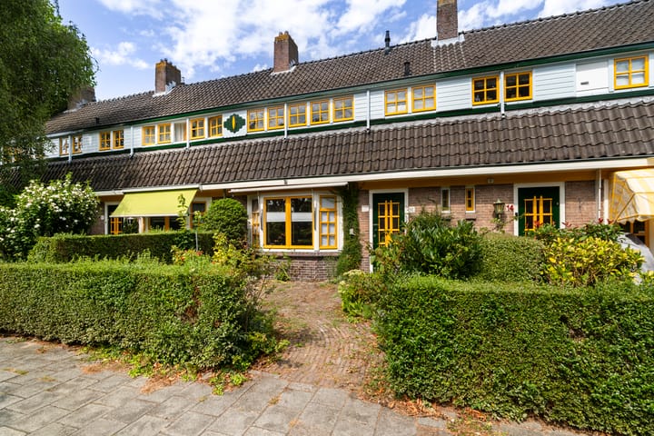 Laan van Altena 16 in Delft
