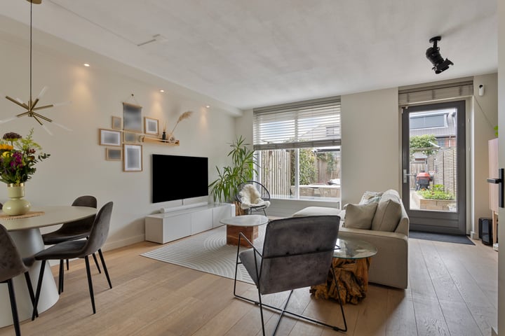 Photo of property Laan van Avant-Garde 384, Rotterdam