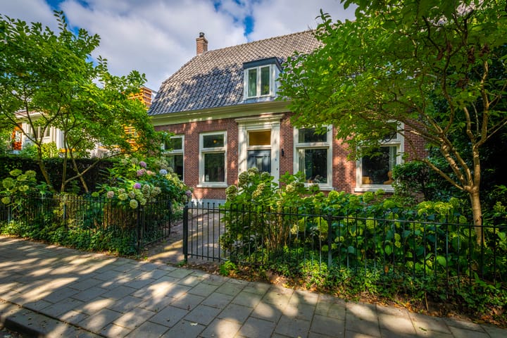 Laan van Beek en Royen 9 in Zeist foto