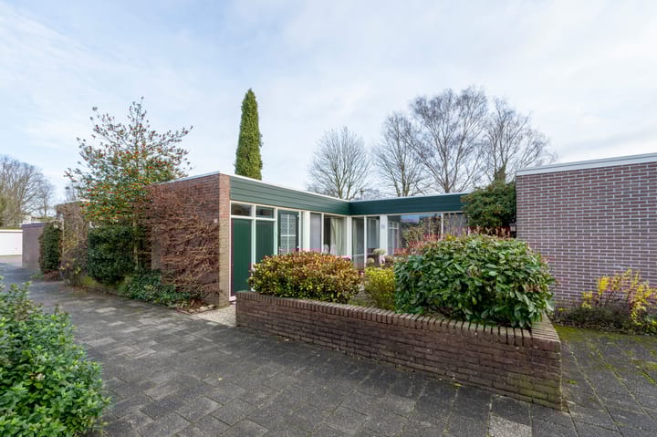 Laan van de Iemenhees 74 en Emmen foto