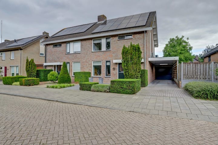 Laan van Echternach 31 in Alphen foto