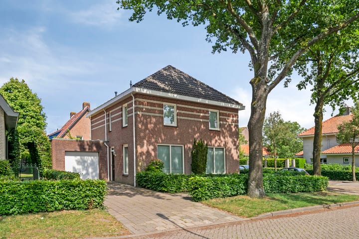 Laan van Echternach 34 in Alphen
