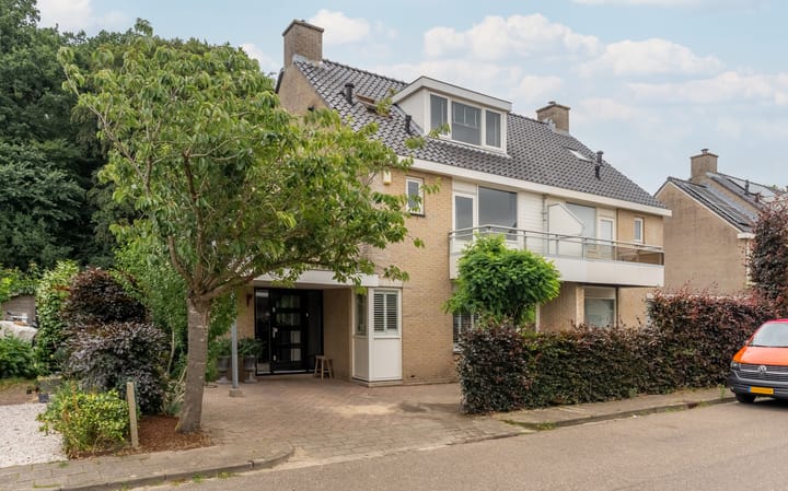 Laan van Eikenrode 25 in Loosdrecht