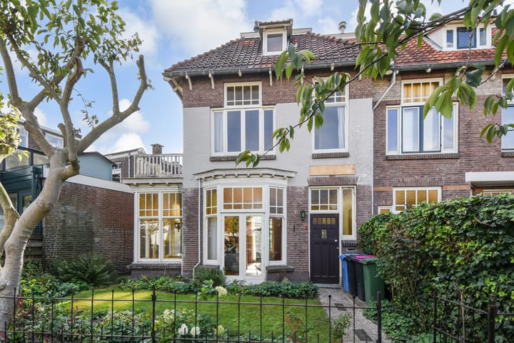 Laan van Heldenburg 2 in Voorburg