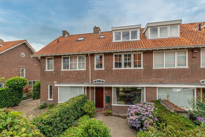 Laan van Henegouwen 19 in Zeist