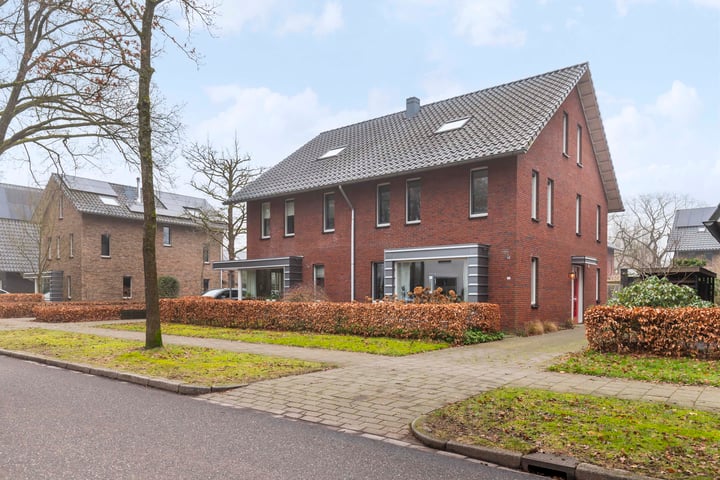 Laan van Kerschoten 72 in Apeldoorn