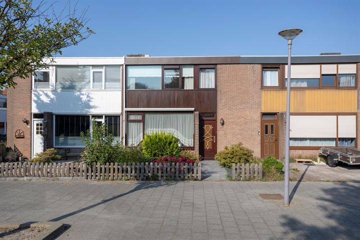 Laan van Nieuw Blankenburg 256 in Rozenburg