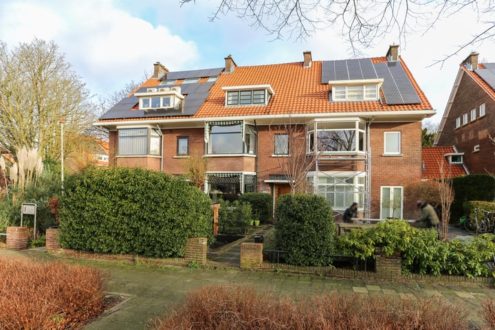 Laan van Nieuw Oosteinde 157 in Voorburg