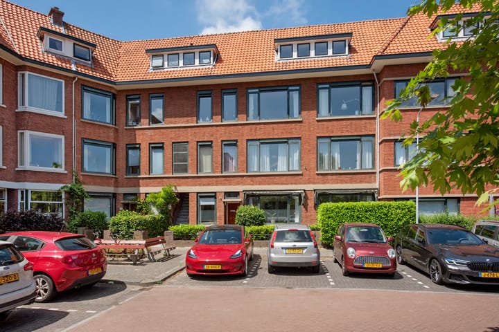 Laan van Nieuw Oosteinde 326 in Voorburg