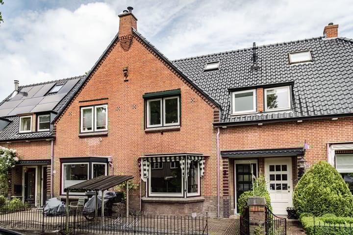 Laan van Rozenburg 32 in Heemstede