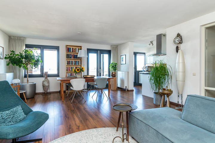 Laan van Wateringse Veld 805 in 's-Gravenhage photo