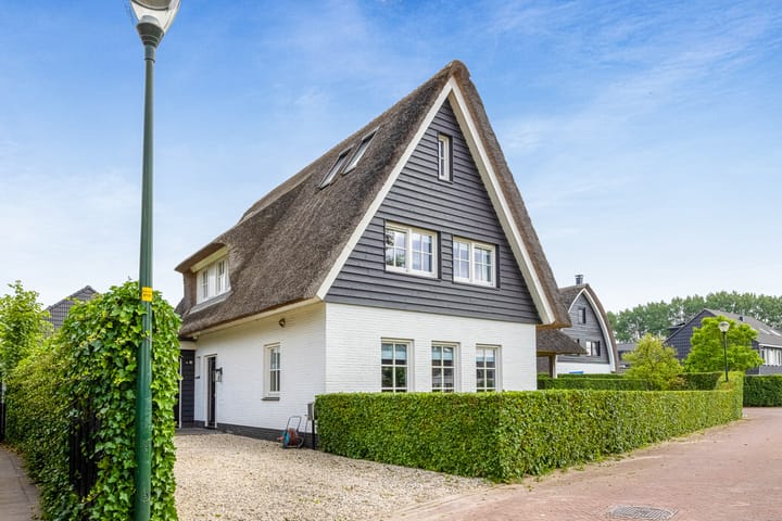 Photo of property Laantje van Borsen 9, Blaricum