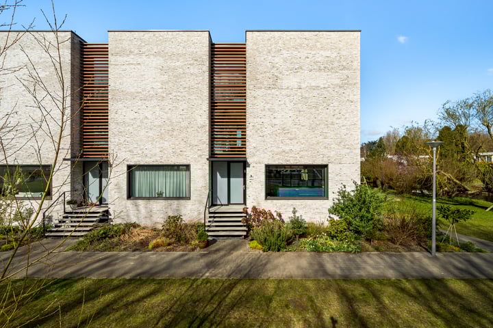 Photo of property Laantje van Vredebest 62, Rotterdam