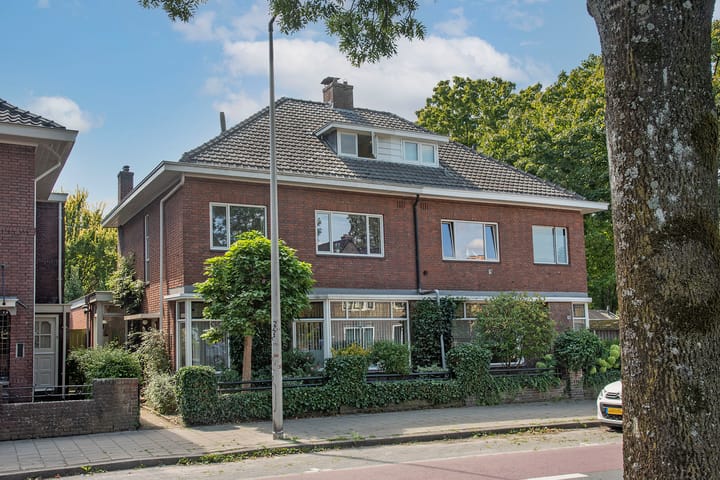 Laaressingel 58A in Enschede photo