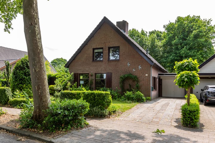 Laarstraat 37 in Waalre