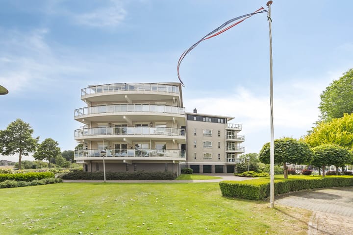 Labradorstroom 43 in Huizen