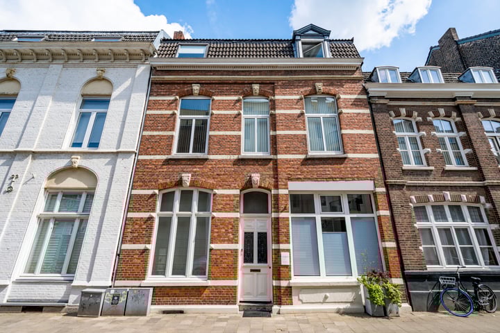 Lage Barakken 1 in Maastricht foto