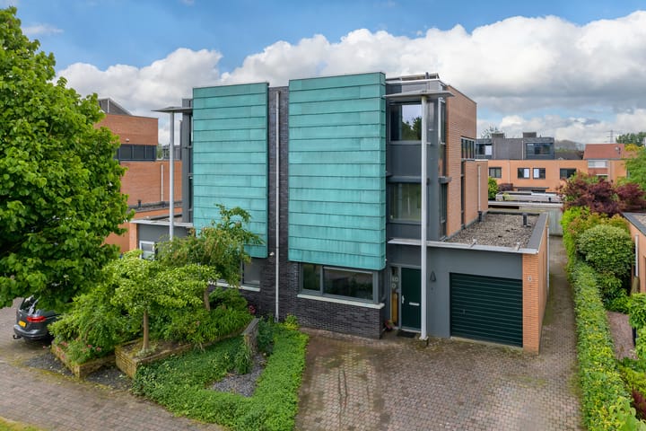 Photo of property Lage Landenlaan 40, Apeldoorn