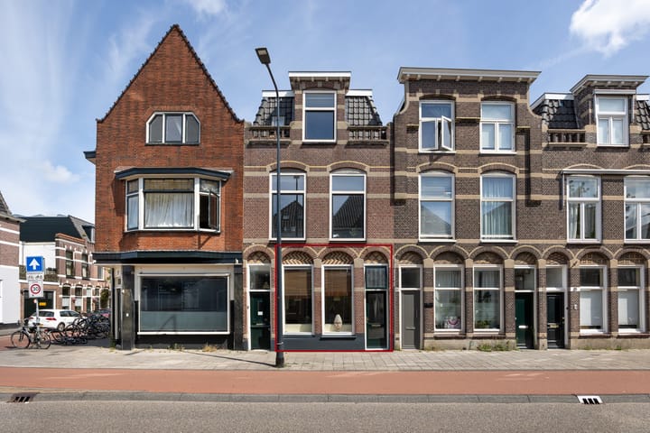 Lage Rijndijk 31 in Leiden