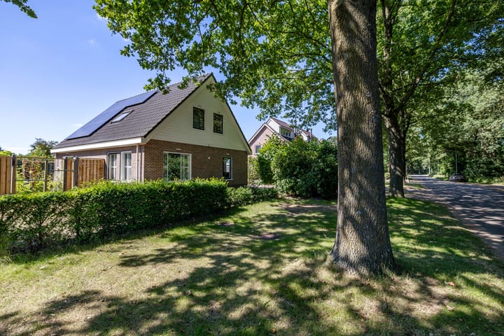 Lageweg 35 in Zuidlaren photo