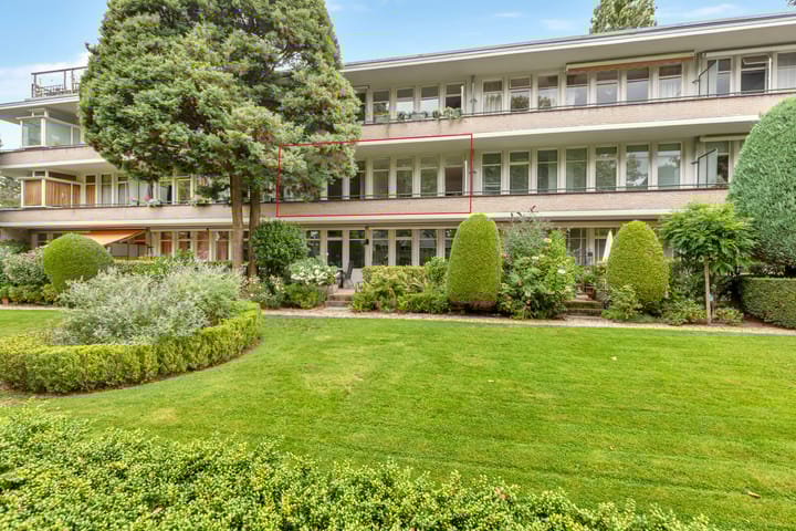Lambertus Hortensiuslaan 16 in Hilversum foto