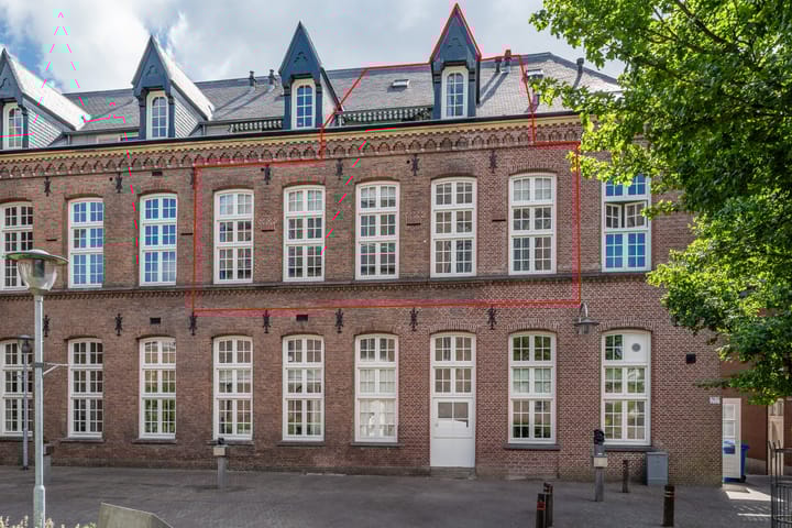 Lambertushof 10 in Helmond photo