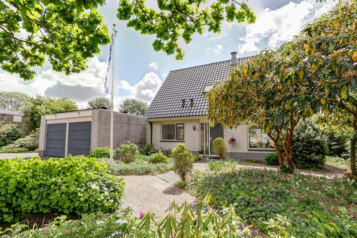 Lammerts van Buerenstraat 10 in Franeker